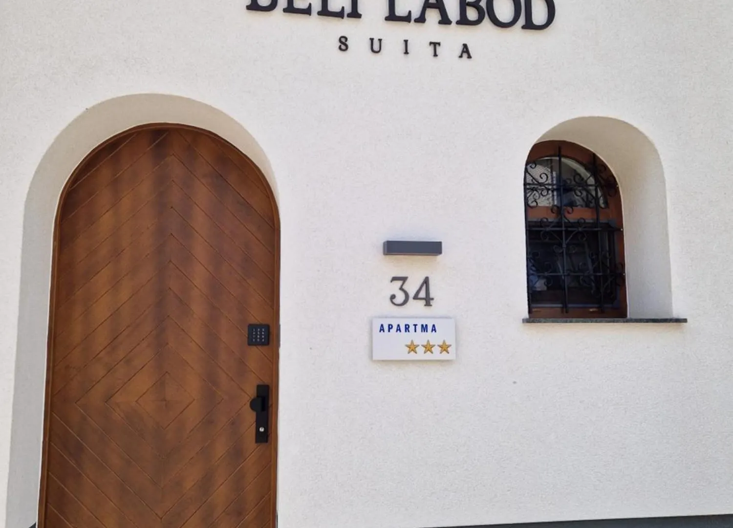 Suita Beli Labod Medvode